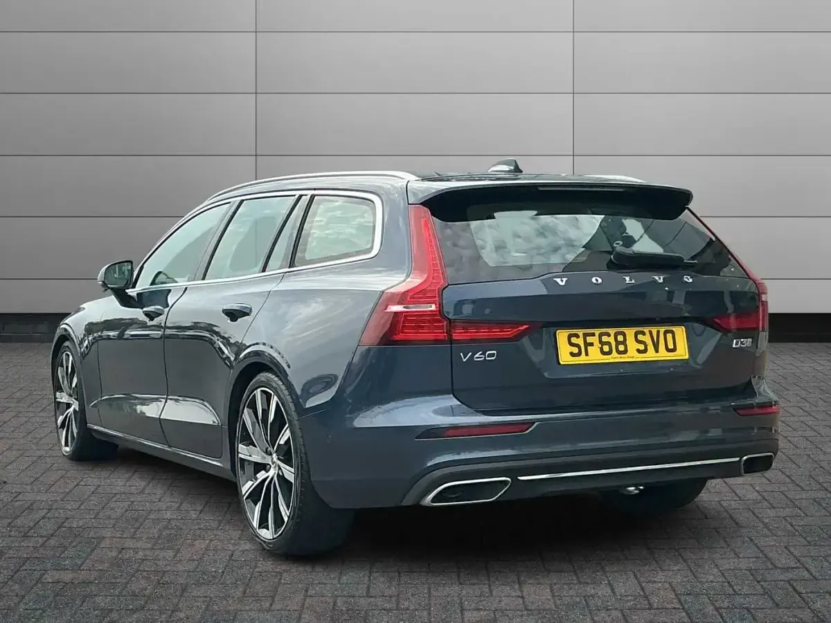 Used Volvo V60 Inscription 148 HP (108 kW) 2019 Estate