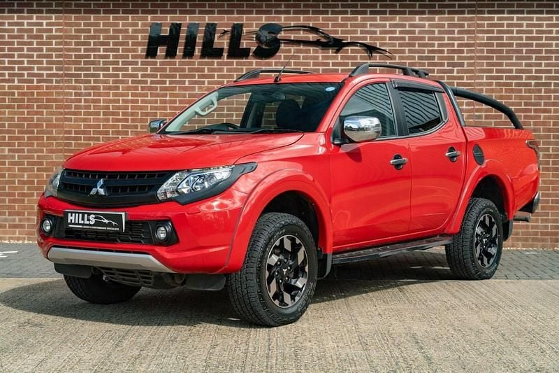 Used Mitsubishi L200 2018 Red Pickup