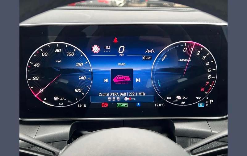 Used Mercedes GLC300e Urban 308 HP (226 kW) 2025 Blue SUV