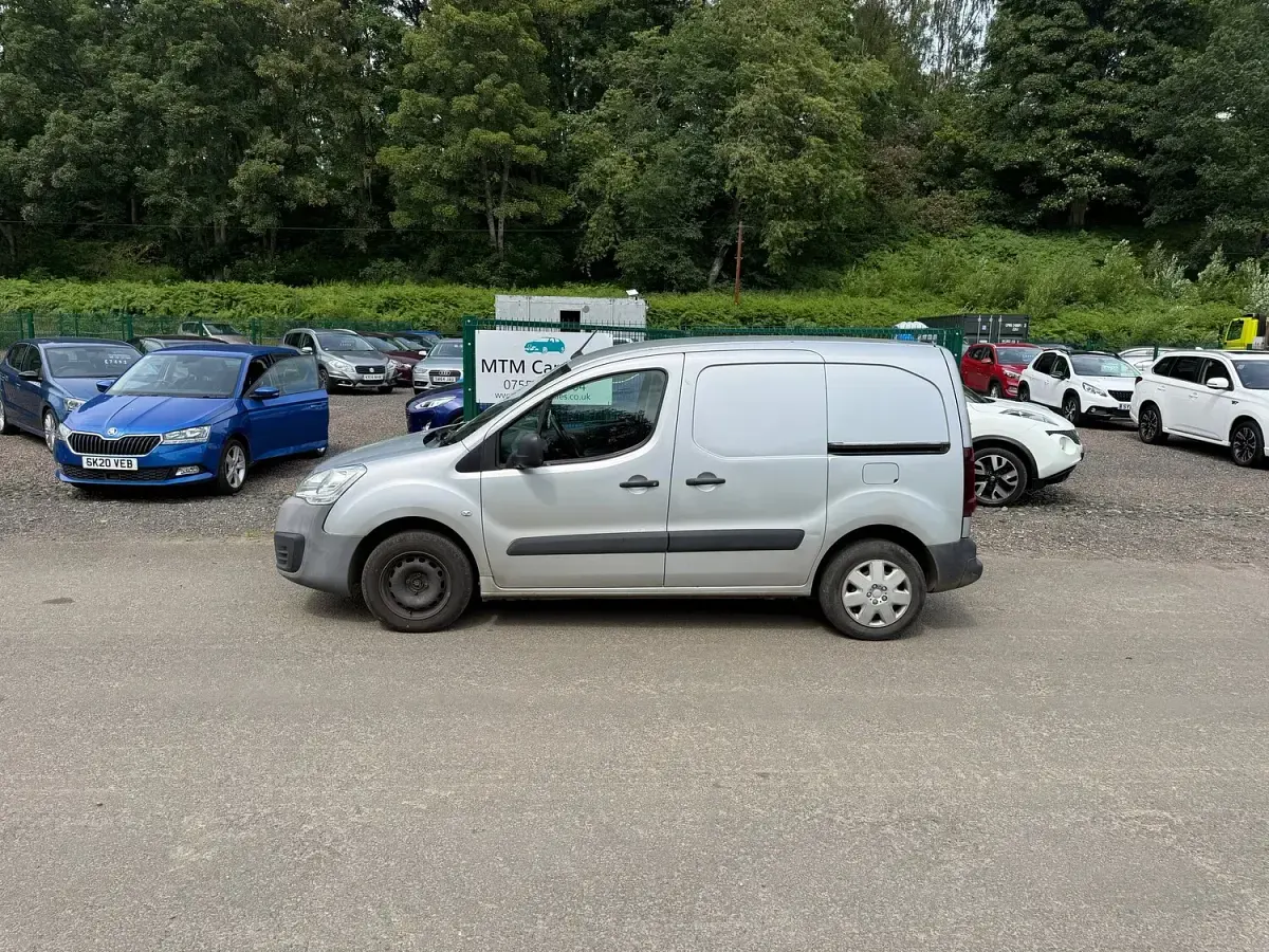 Used Citroën Berlingo 100 HP (73 kW) 2016 Silver MPV