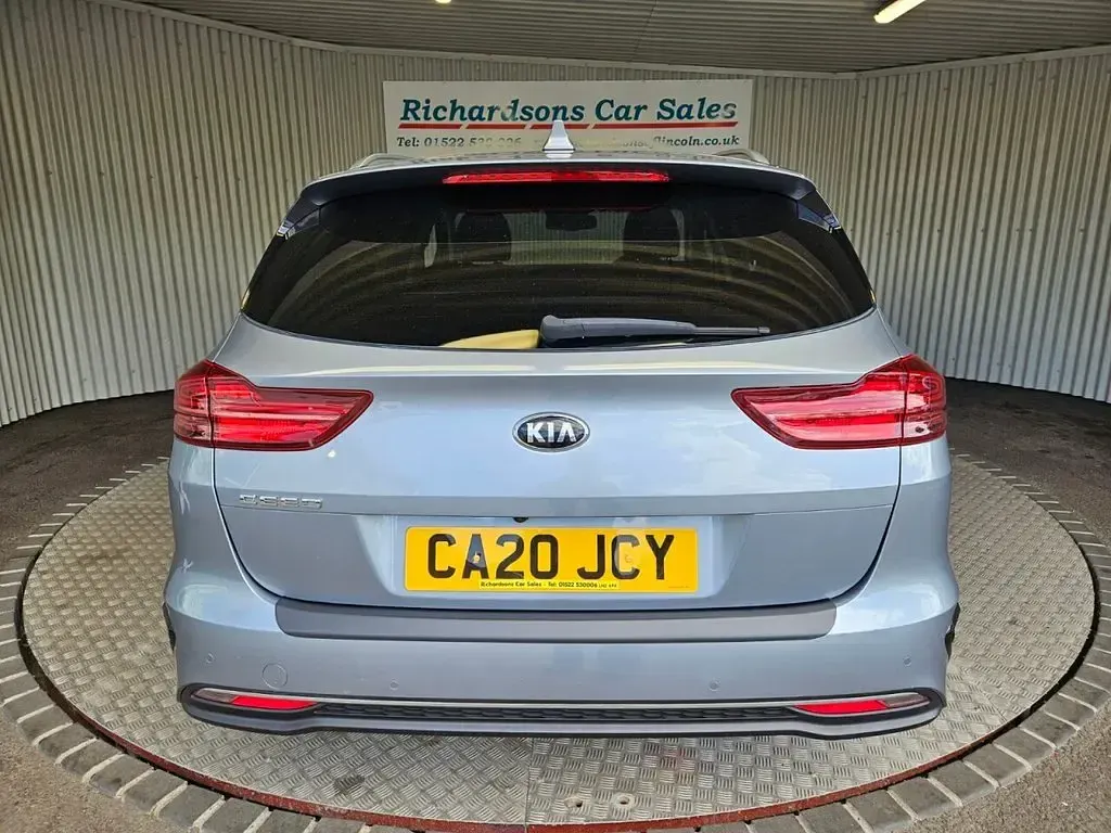 Used Kia Ceed Sportswagon 138 HP (101 kW) 2020 Silver Estate