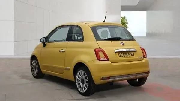 Used Fiat 500 Lounge 69 HP (50 kW) 2016 Yellow Hatchback