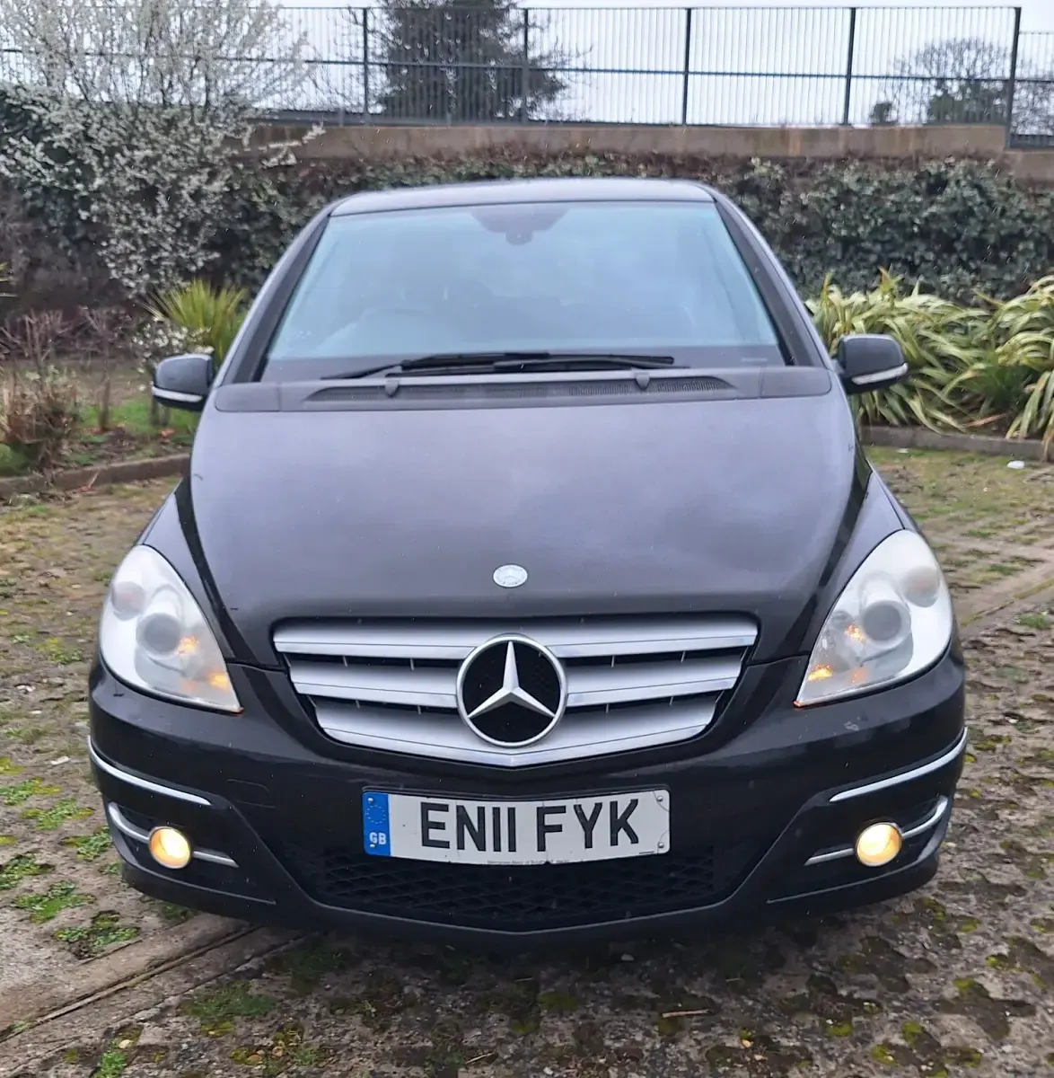 Used Mercedes B180 2011 Black Hatchback