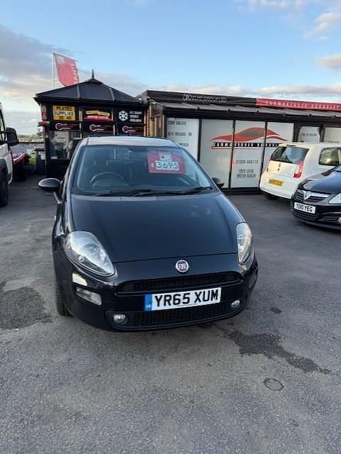 Black Used 2015 Fiat Punto Easy Plus Hatchback | £3,395 (Fair price) - Image 1/4