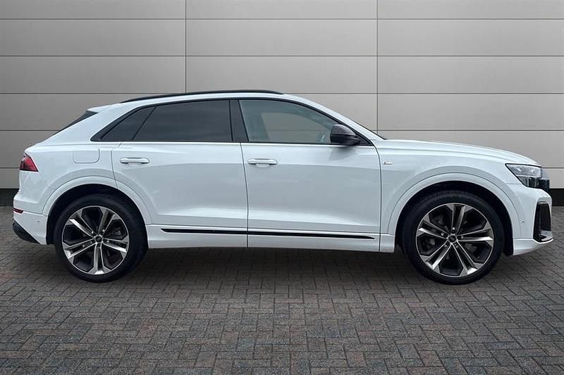 Used Audi Q8 Black Edition 340 HP (250 kW) 2025 Glacier white SUV