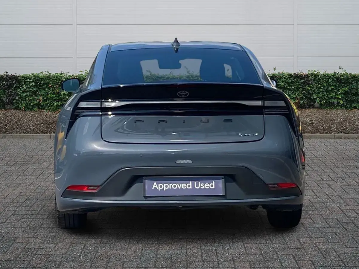 Used Toyota Prius Design 2025 Grey Hatchback