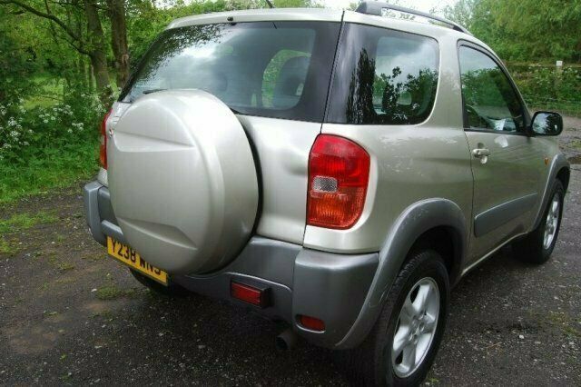 Used 2002 Toyota RAV4 SUV | £2,295 (Super price) - Image 1/4