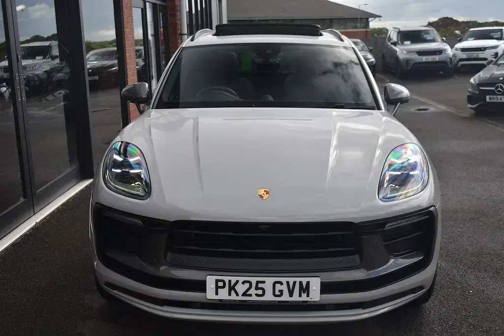 Used Porsche Macan 265 HP (194 kW) 2025 Grey SUV