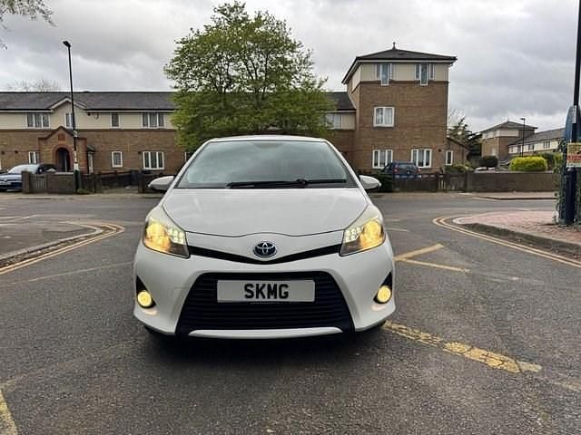 Used Toyota Yaris Plus 101 HP (74 kW) 2014 Hatchback