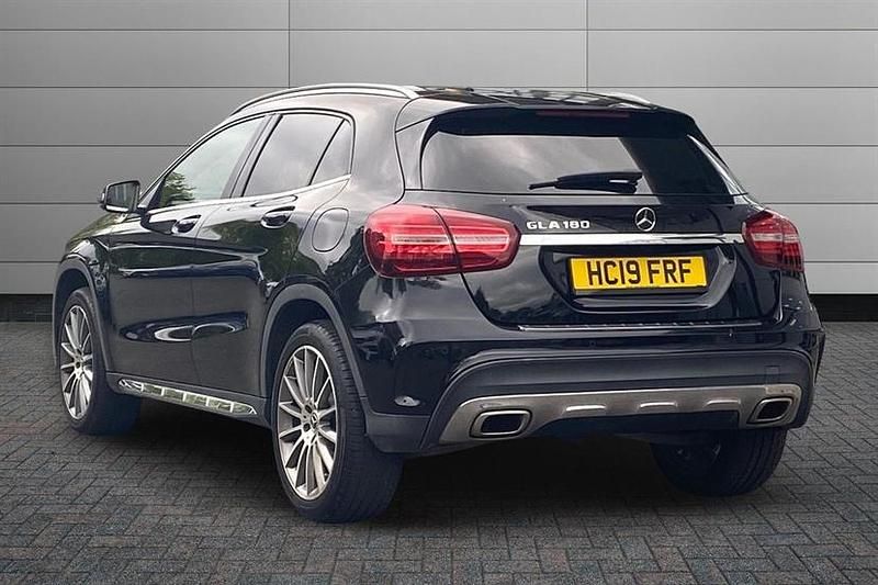 Used Mercedes GLA180 AMG line 122 HP (89 kW) 2019 Black SUV