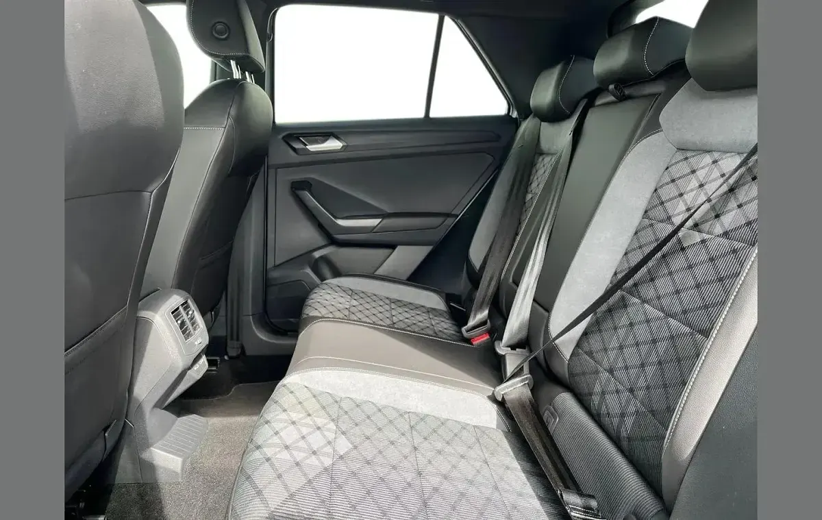 Begagnad VW T-Roc R-line 150 HK (110 kW) 2025 Silver SUV