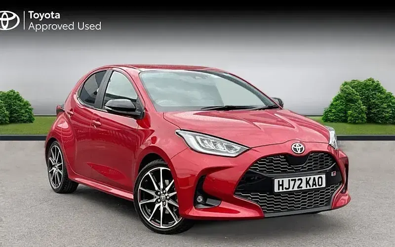 Usado Toyota Yaris Hybrid Sport 116 HP (85 kW) 2023 Citadino