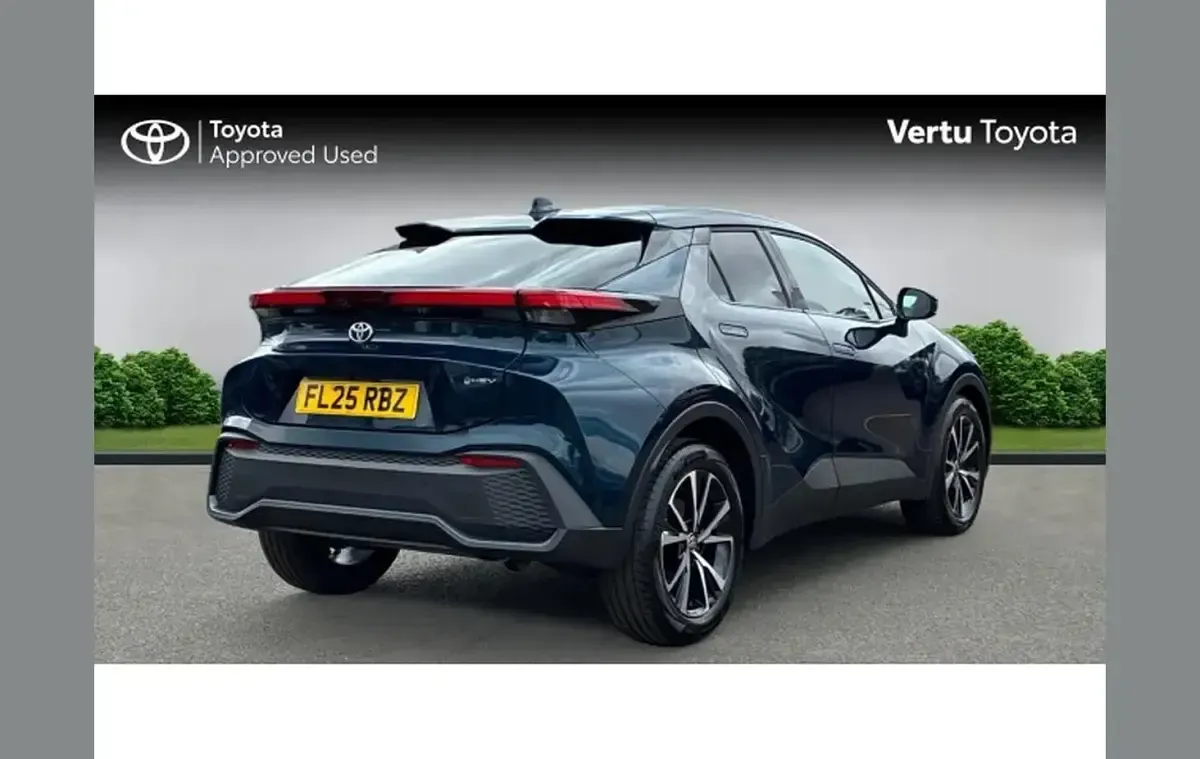 Used Toyota C-HR Design 140 HP (102 kW) 2025 Blue SUV