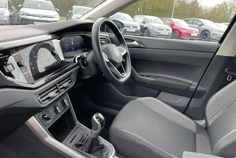 Usado VW Polo Life 80 HP (58 kW) 2024 Preto Citadino