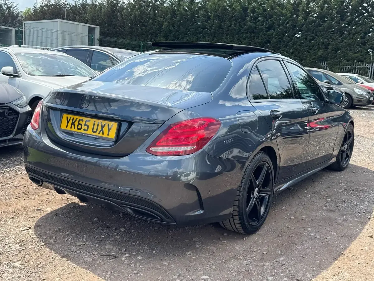 Używany Mercedes C220 AMG Line Premium 2015 Szary Sedan/Limuzyna
