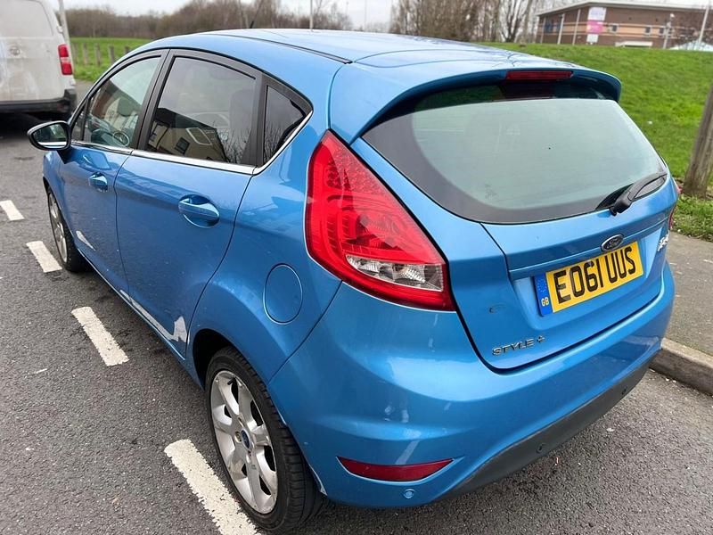 Used Ford Fiesta Titanium 2011 Blue Hatchback