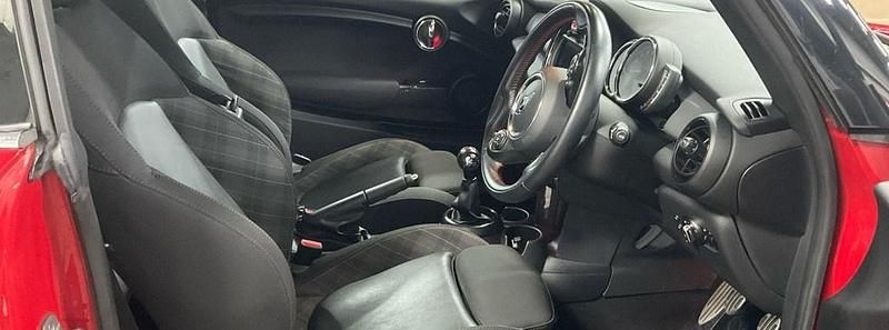 Used Mini John Cooper Works Chili 136 HP (100 kW) 2019 Chili red Hatchback