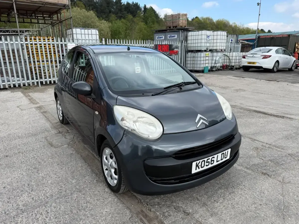 Usado Citroën C1 68 HP (50 kW) 2006 Cinzento Citadino