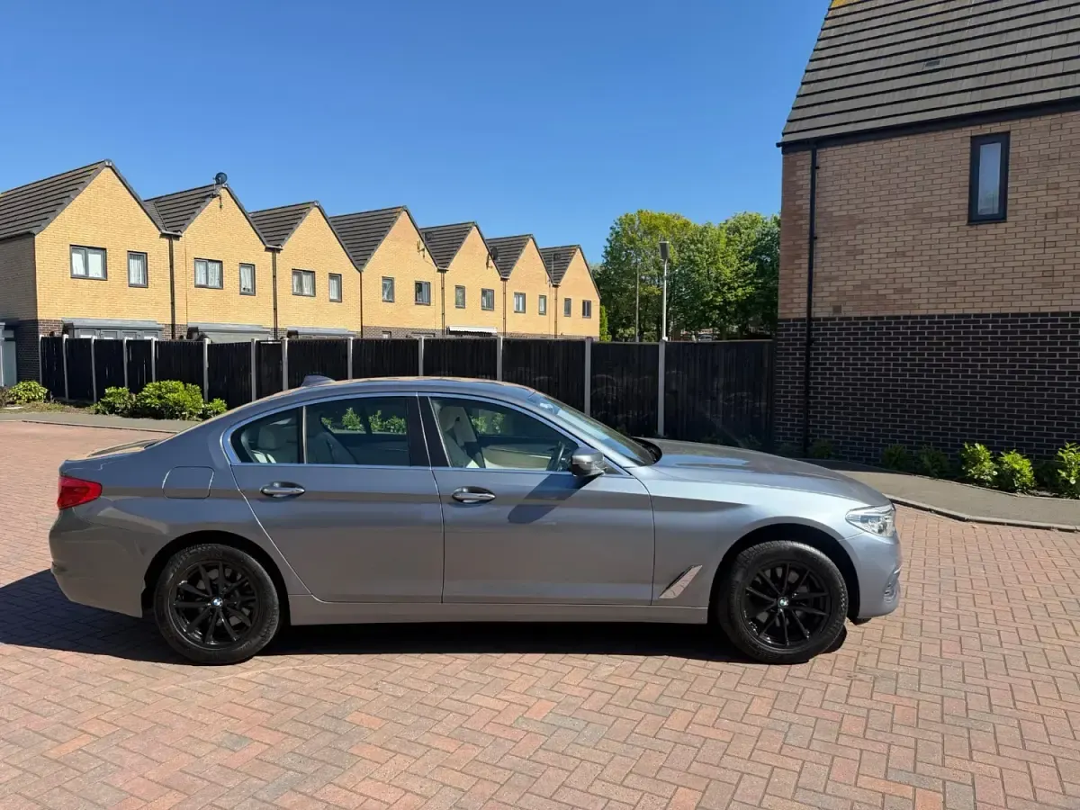 Begagnad BMW 520 2018 Blå Sedan