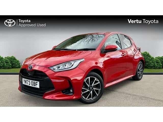 Used Toyota Yaris Hybrid Design 116 HP (85 kW) 2023 Red Hatchback