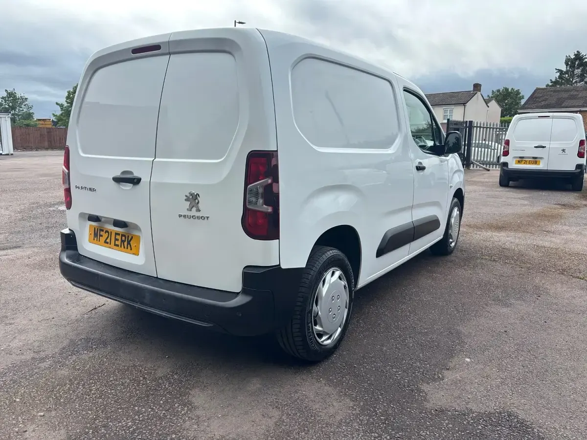 Used Peugeot Partner 2021 White MPV