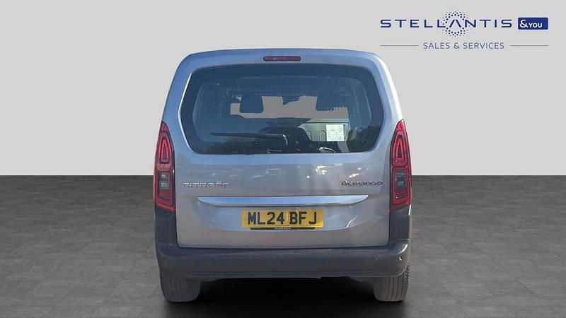 Usado Citroën Berlingo 128 HP (94 kW) 2024 Cinzento Monovolume