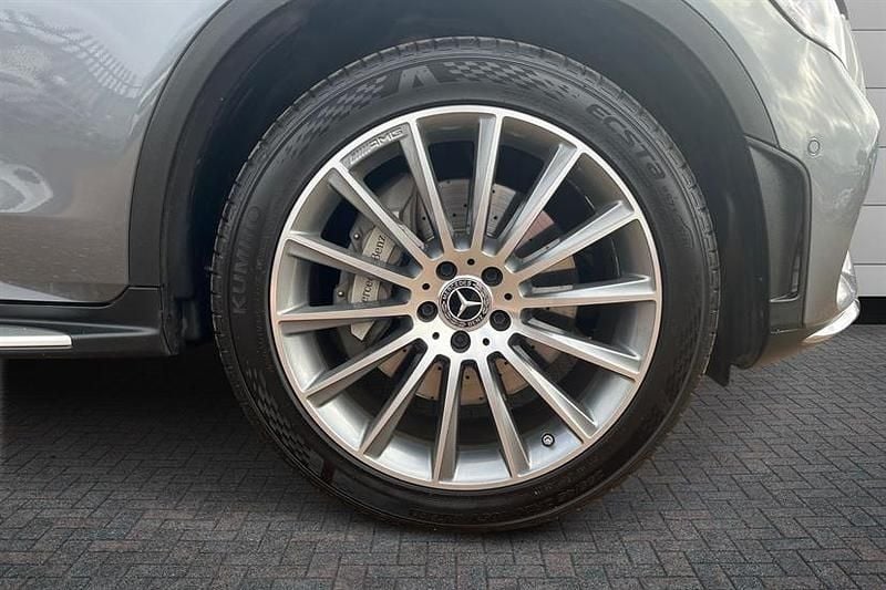 Used Mercedes GLC220 AMG Line Premium 194 HP (142 kW) 2022 Selenite grey Estate