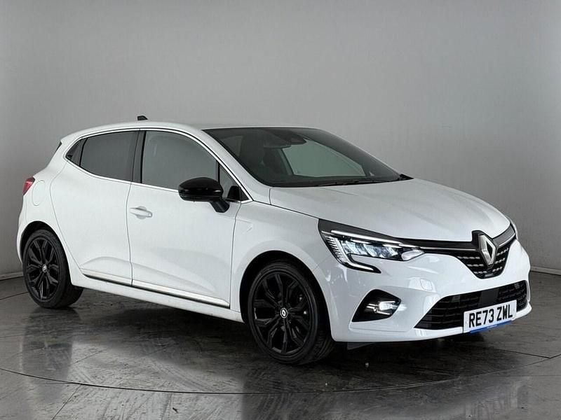 White Used 2022 Renault Clio V Techno Hatchback | £15,250 (Fair price) - Image 1/3