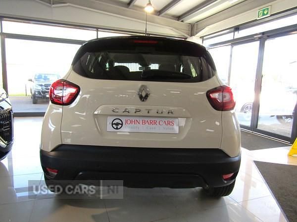 Used Renault Captur Iconic 2019 Cream/black SUV