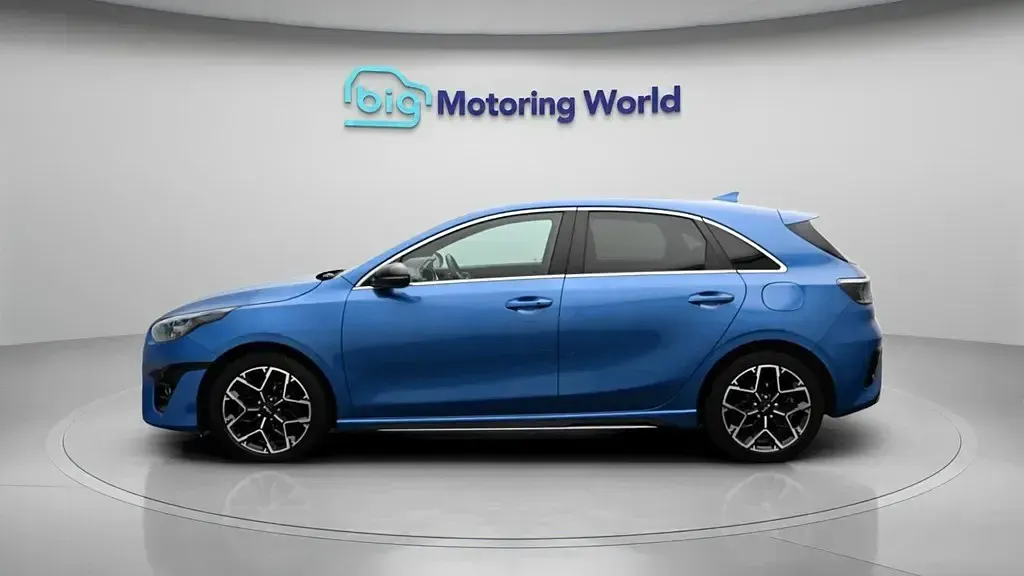 Używany Kia Ceed GT-Line 158 KM (116 kW) 2023 Niebieski Hatchback