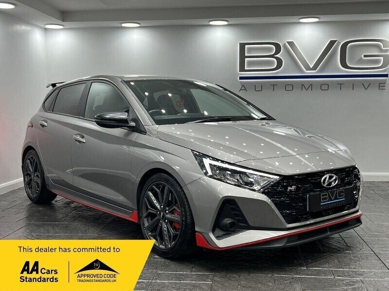 Bronze Used 2022 Hyundai i20 Hatchback | £20,994 (Fair price) - Image 1/3