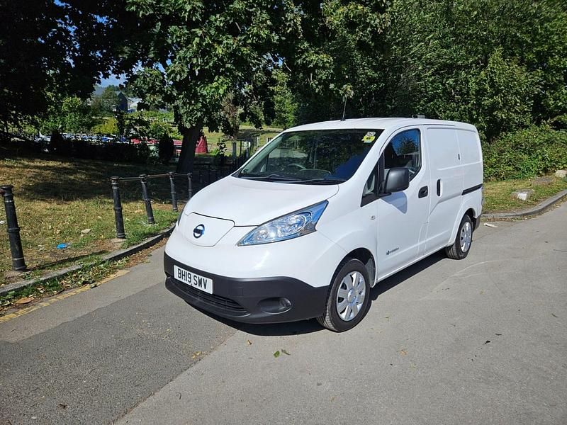 White Used 2019 Nissan e-NV200 Acenta Van | £5,190 (Fair price) - Image 1/4