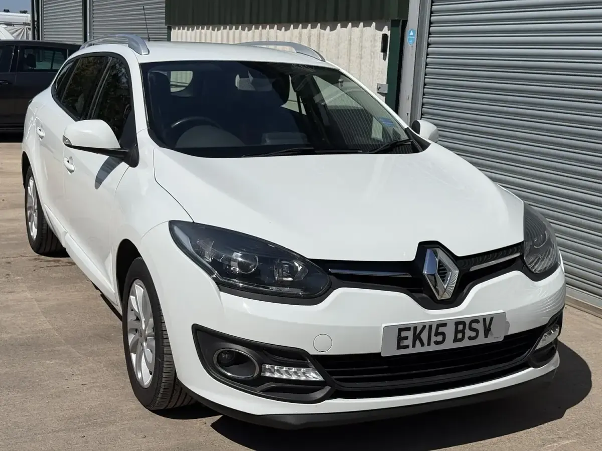 Used Renault Mégane GrandTour Dynamique 2015 White Estate