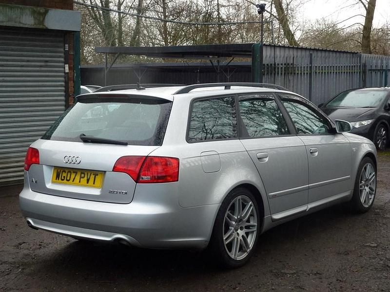 Usado Audi A4 S-Line 168 CV (123 kW) 2007 Plateado Familiar