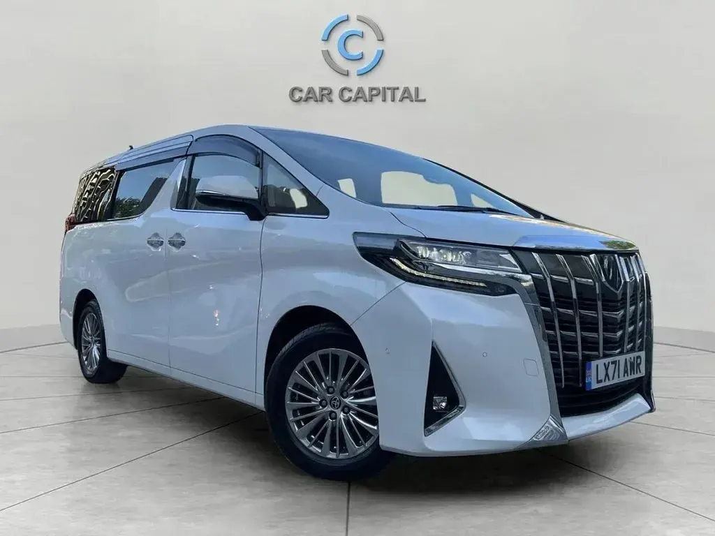 Used Toyota Alphard Executive 190 HP (139 kW) 2025 White MPV