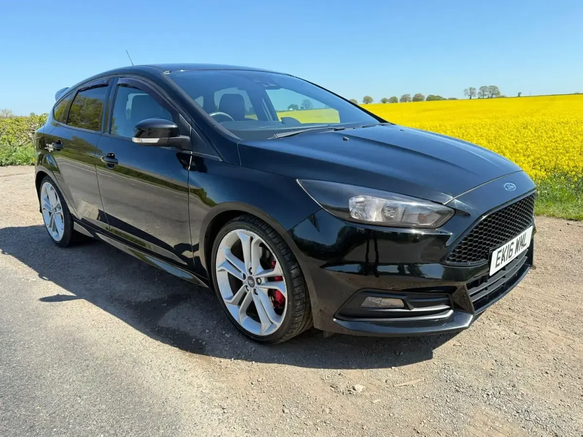 Usado Ford Focus ST 250 HP (183 kW) 2016 Preto Citadino