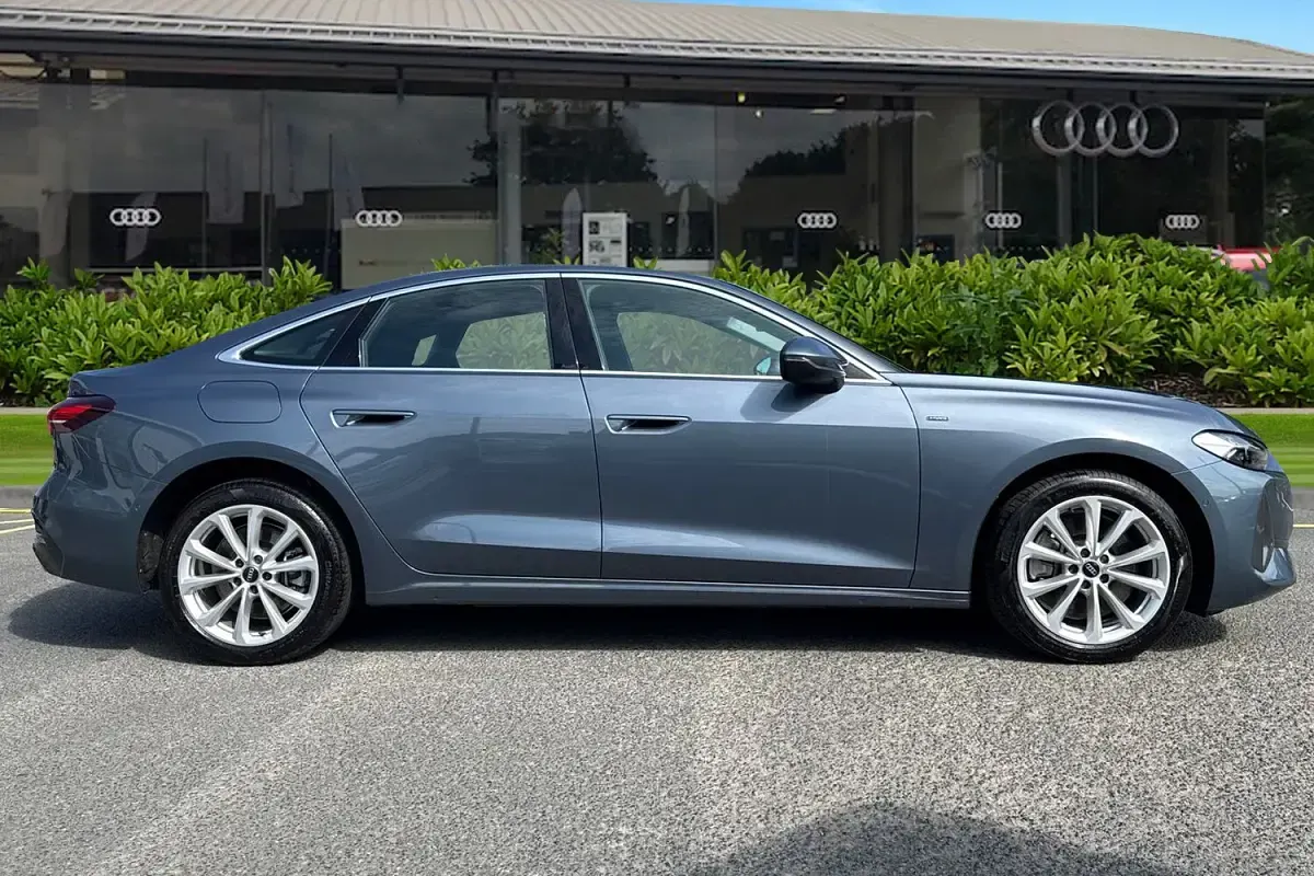 Used Audi A5 Sport 299 HP (219 kW) 2025 Blue Sedan