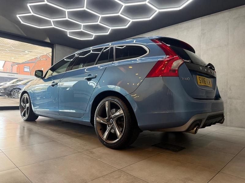 Used Volvo V60 R-Design 190 HP (139 kW) 2016 Blue Estate