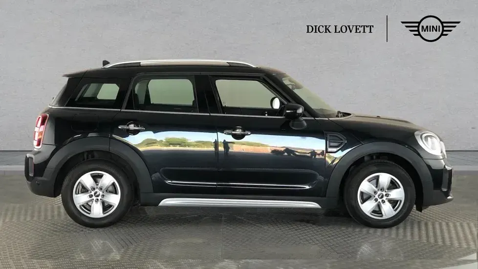 Used Mini Cooper Countryman Classic 134 HP (98 kW) 2022 Black SUV