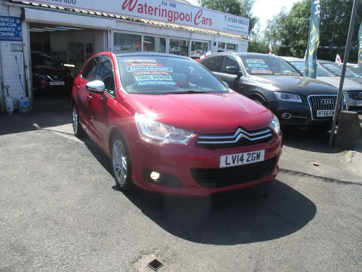 Used Citroën C4 SELECTION 120 HP (88 kW) 2014 Red Hatchback