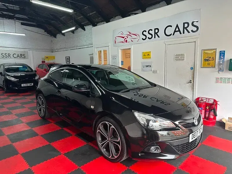 Used Vauxhall Astra GTC Edition 140 HP (102 kW) 2017 Black Coupe