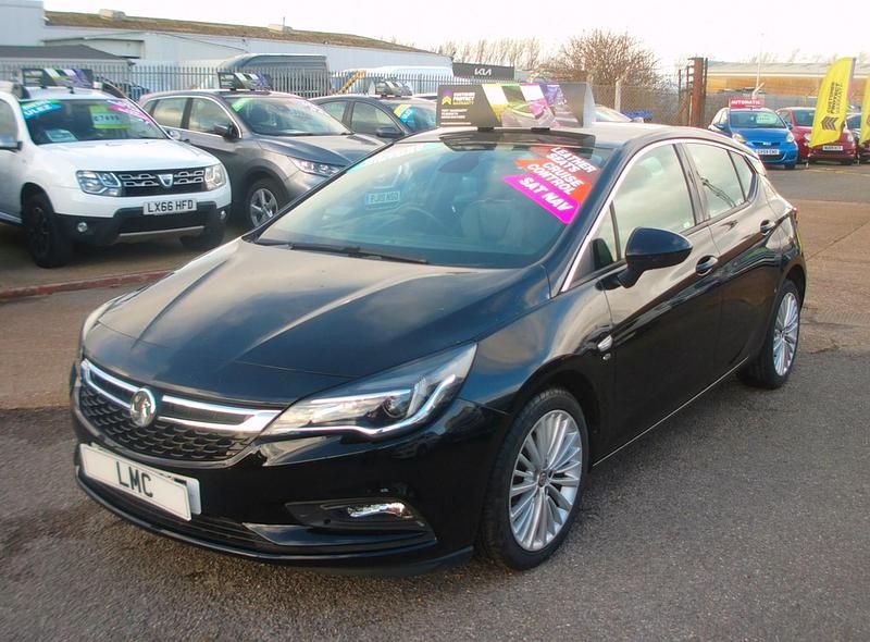 Used Vauxhall Astra Elite 150 HP (110 kW) 2016 Black Hatchback