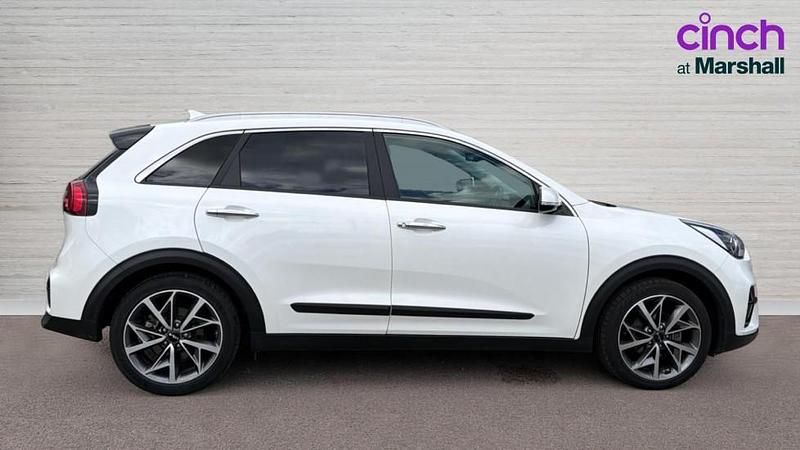 Used Kia Niro 139 HP (102 kW) 2021 White SUV