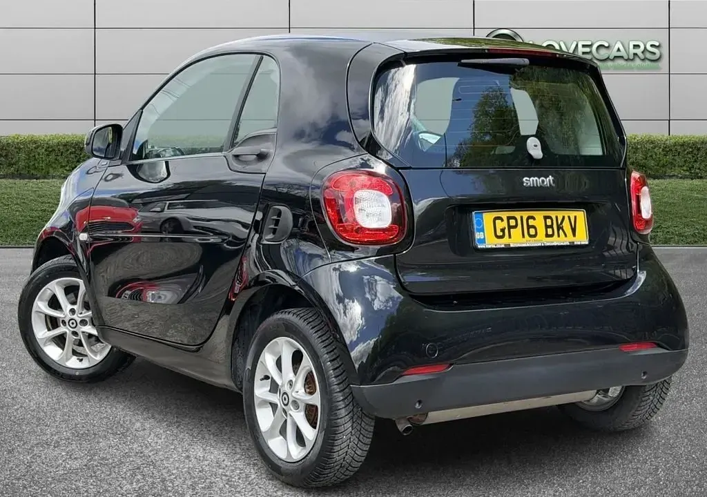 Begagnad Smart ForTwo Coupé Passion 71 HK (52 kW) 2016 Svart Sportkupé