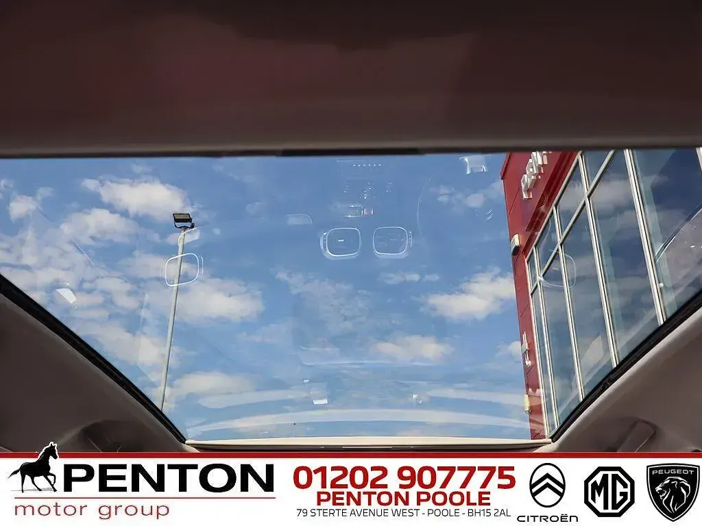 Used Citroën C3 Picasso Platinum 99 HP (72 kW) 2017 White MPV