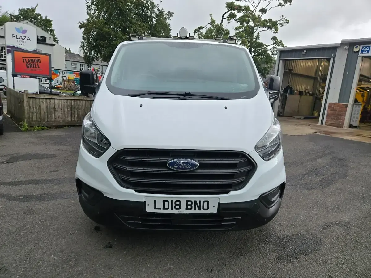 Used Ford Transit Custom 105 HP (77 kW) 2018 White Van