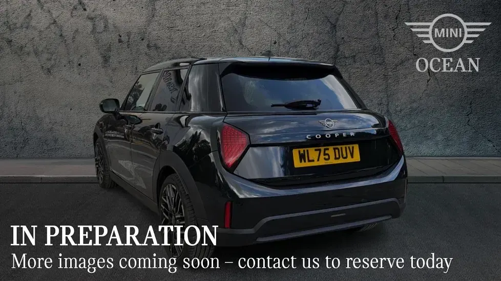 Usado Mini Cooper Hatch 113 kW (154 CV) 2026 Negro Utilitario