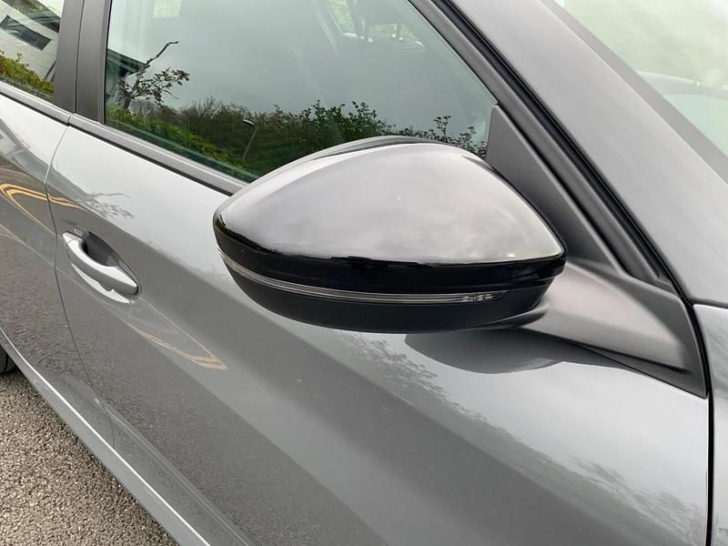 Used Peugeot 208 Active 74 HP (54 kW) 2024 Grey Hatchback