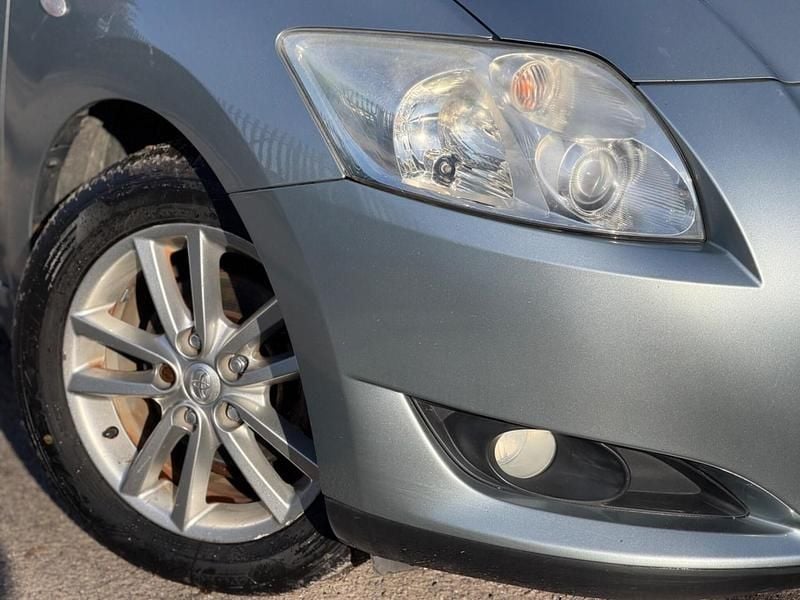 Usado Toyota Auris 2009 Prateado Citadino