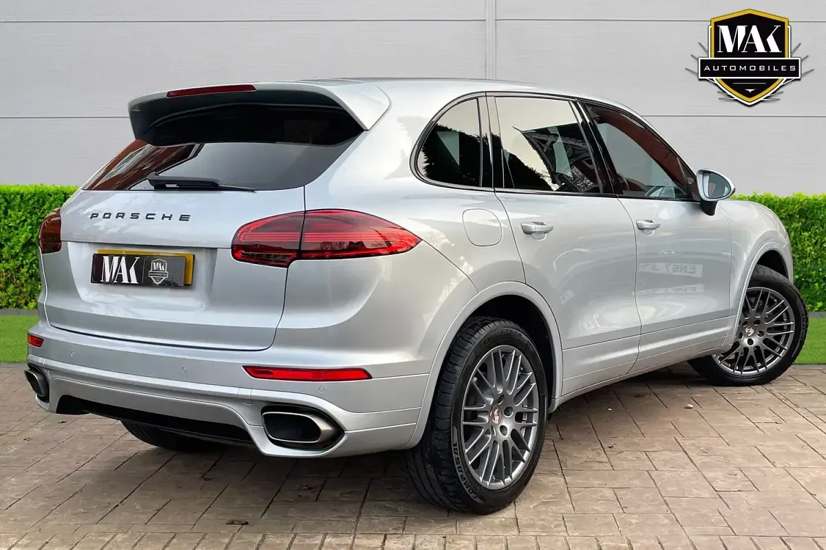 Used Porsche Cayenne 262 HP (192 kW) 2016 Silver SUV